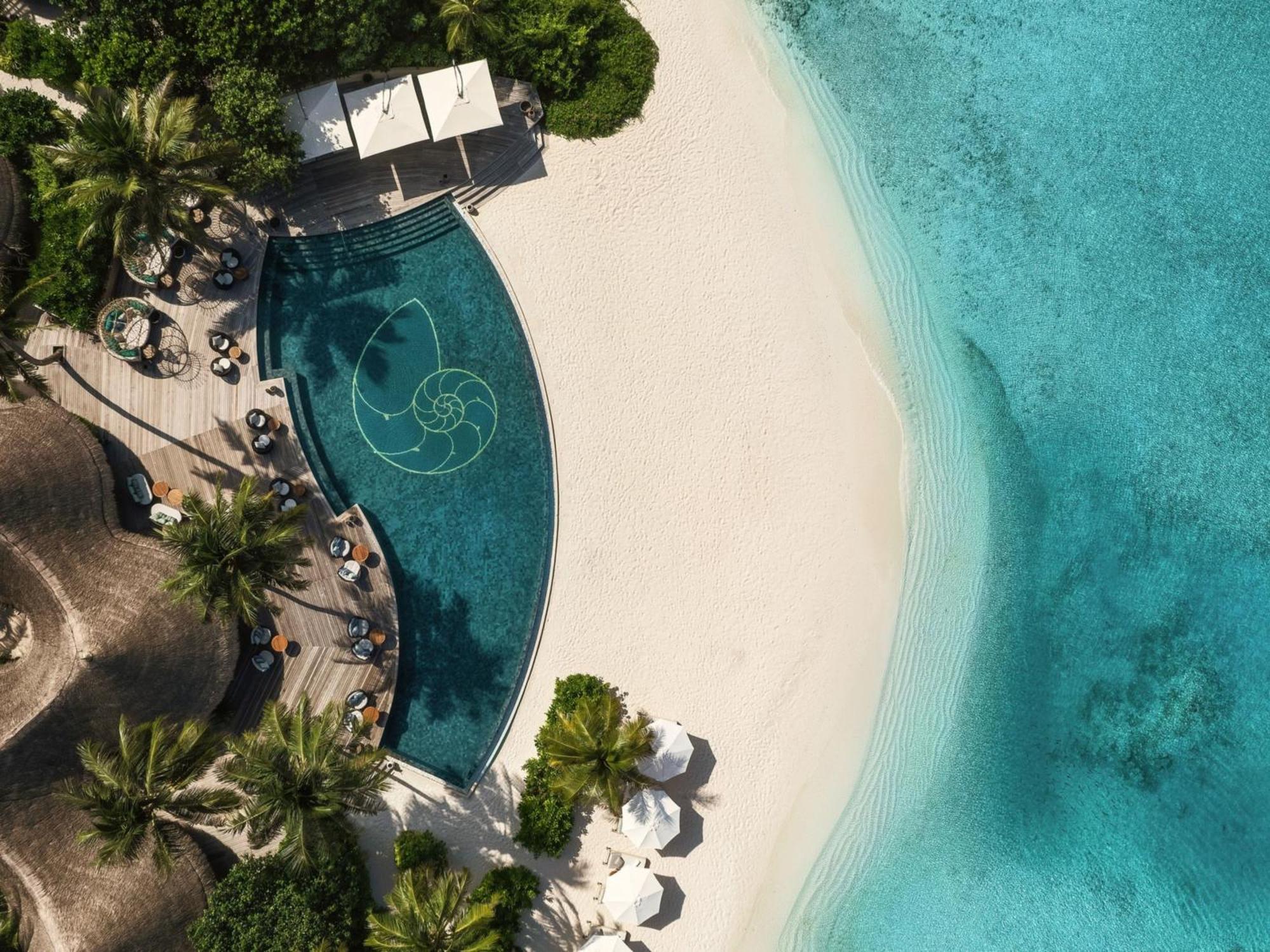 The Nautilus Maldives Hotel Kamadhoo Bagian luar foto