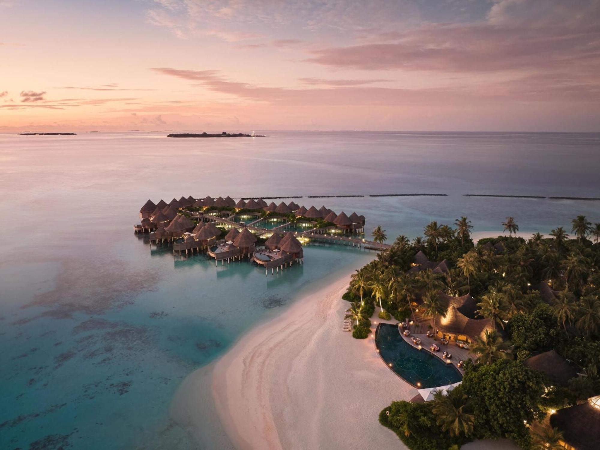 The Nautilus Maldives Hotel Kamadhoo Bagian luar foto